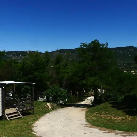 Camping La Residence D'Ete 3 Etoiles Familial Piscine Chauffee Gorges De L Ardeche 3*