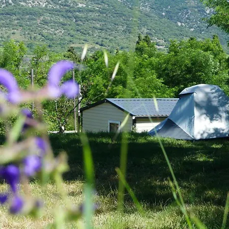 Campsite Camping La Residence D'Ete 3 Etoiles Familial Piscine Chauffee Gorges De L Ardeche Saint-Remeze