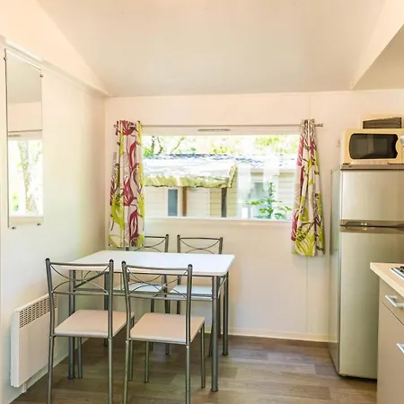 Camping Sud Ardeche 3 Etoiles Familial Piscine Chauffee Gorges De L Ardeche Remeze Saint-Remeze