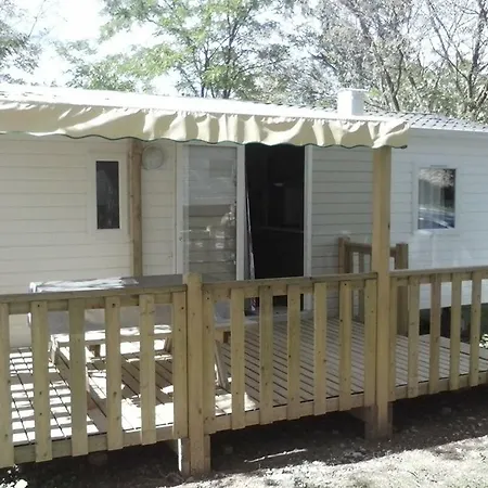 Camping La Residence D'Ete 3 Etoiles Familial Piscine Chauffee Gorges De L Ardeche Saint-Remeze