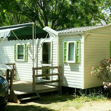 Camping La Residence D'Ete 3 Etoiles Familial Piscine Chauffee Gorges De L Ardeche 3* Saint-Remeze