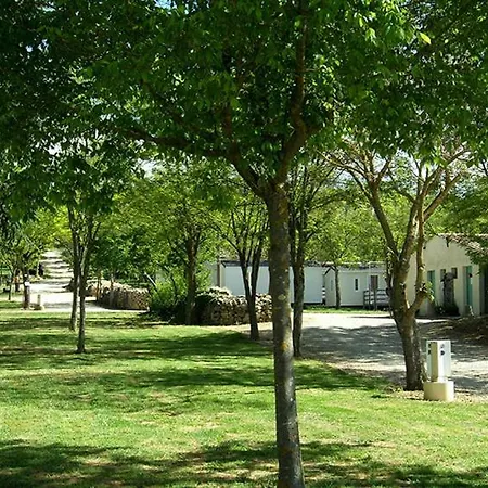Campsite Camping La Residence D'Ete 3 Etoiles Familial Piscine Chauffee Gorges De L Ardeche Saint-Remeze