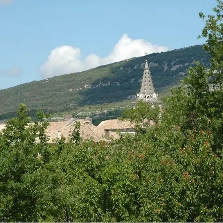 Camping La Residence D'Ete 3 Etoiles Familial Piscine Chauffee Gorges De L Ardeche Saint-Remeze