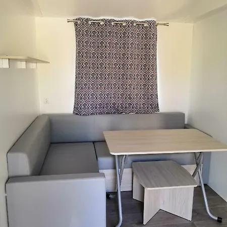 Campsite Camping La Residence D'Ete 3 Etoiles Familial Piscine Chauffee Gorges De L Ardeche Saint-Remeze
